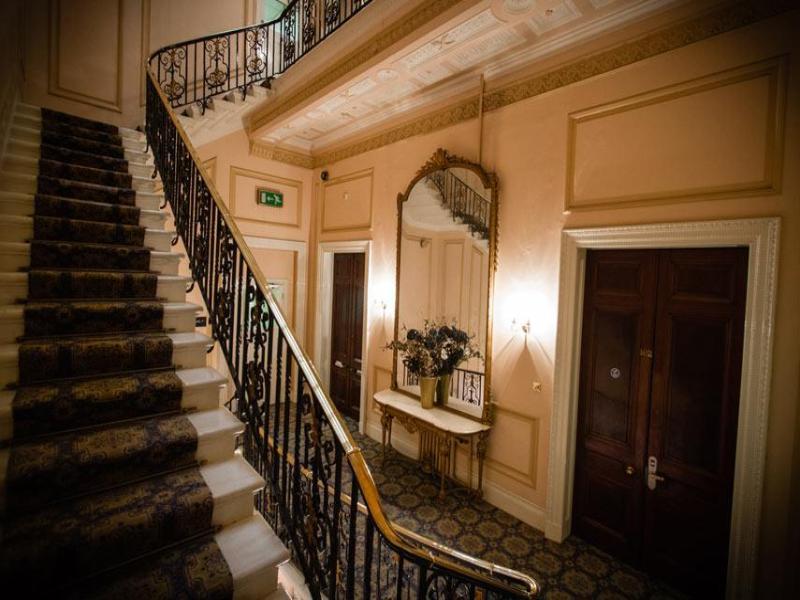 The Columbia Hotel London Kültér fotó